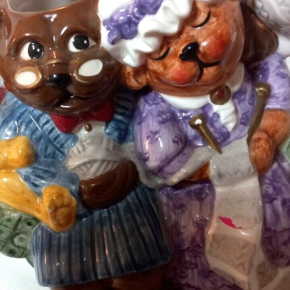 Dept 56 Storybook Village Collection GOLDILOCKS AND THE THREE BEARS Tea Pot - Picture 2 of 4